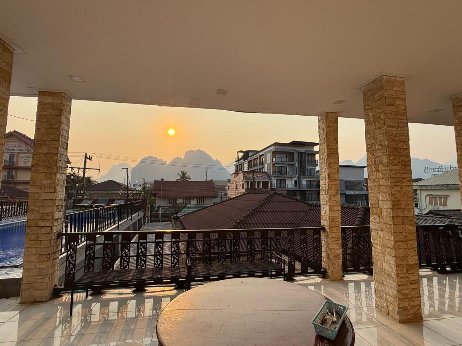 A P S Moutain View Hotel วังเวียง ภายนอก รูปภาพ